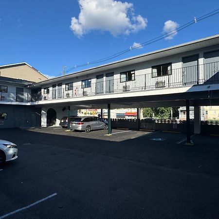 Essence Express Elizabeth Ewr Airport Hotel ภายนอก รูปภาพ