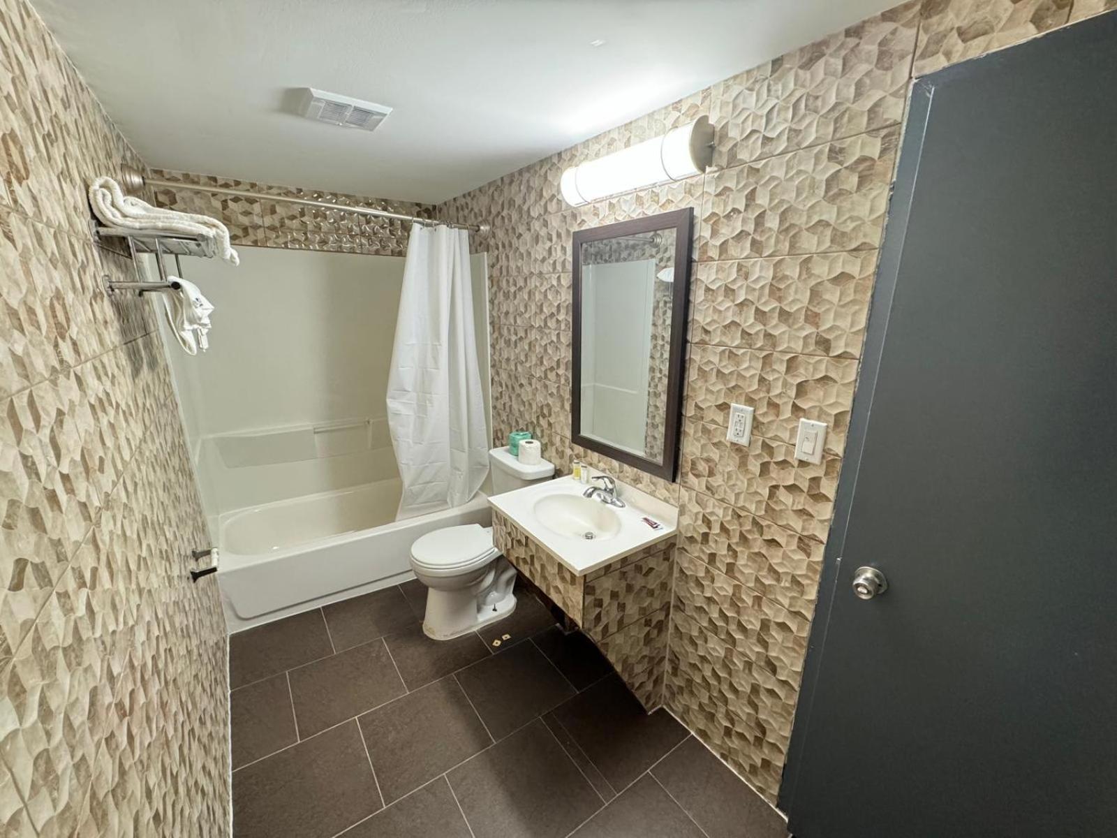 Essence Express Elizabeth Ewr Airport Hotel ภายนอก รูปภาพ