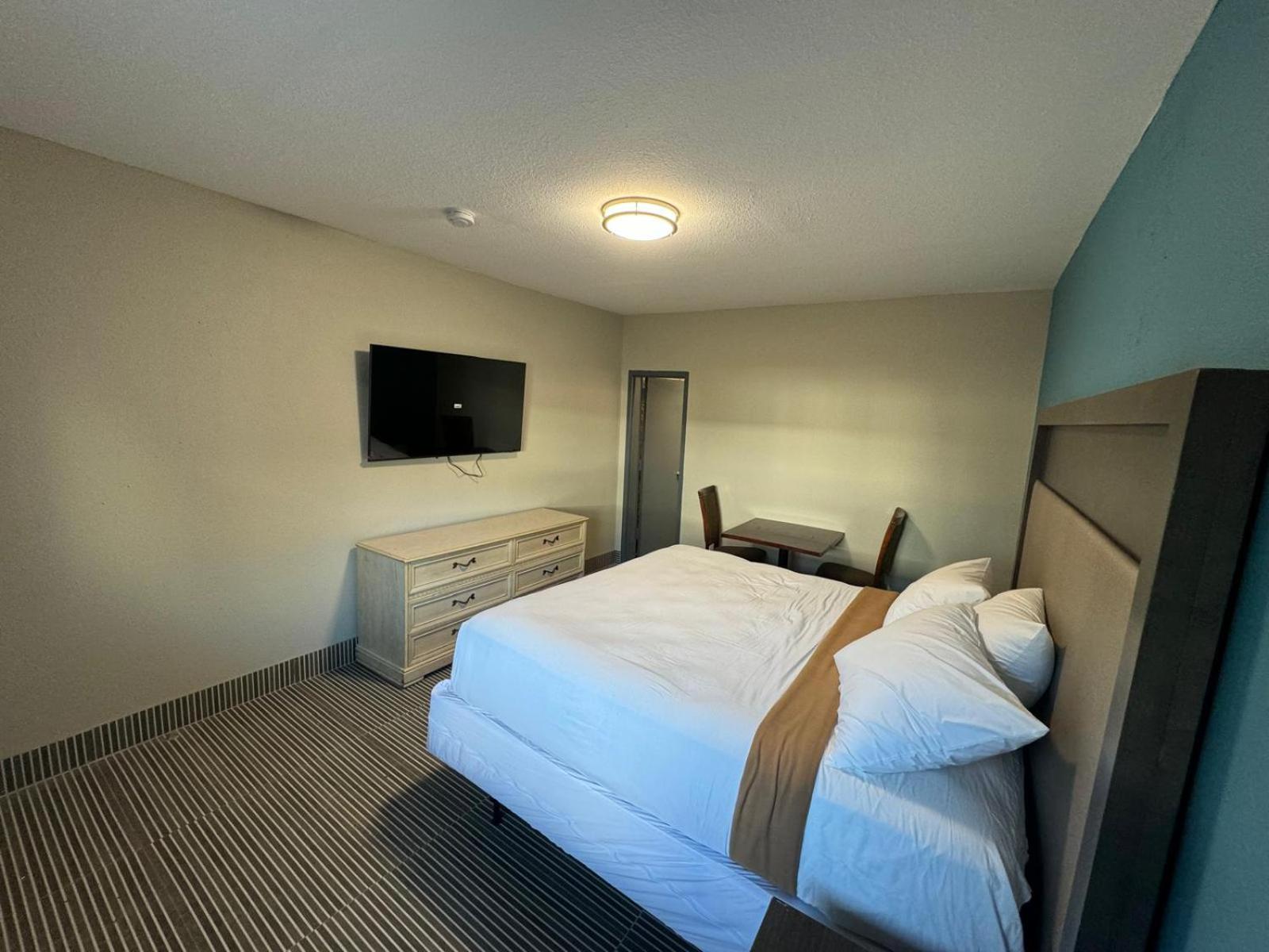 Essence Express Elizabeth Ewr Airport Hotel ภายนอก รูปภาพ