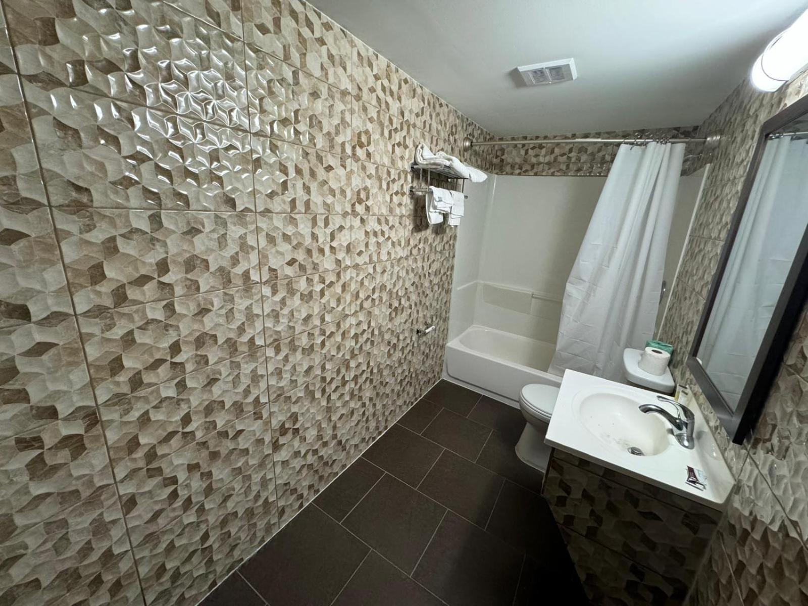 Essence Express Elizabeth Ewr Airport Hotel ภายนอก รูปภาพ