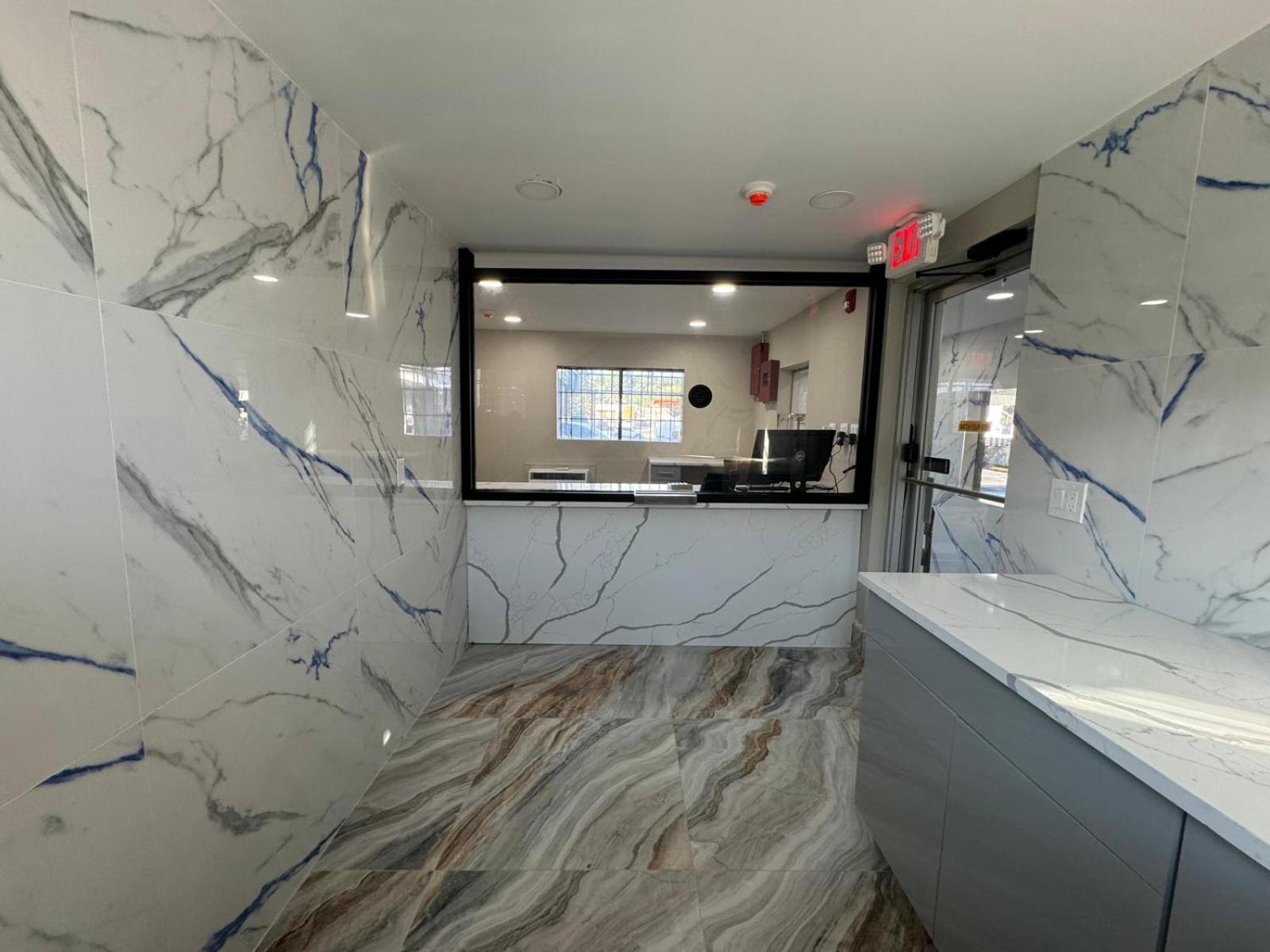 Essence Express Elizabeth Ewr Airport Hotel ภายนอก รูปภาพ