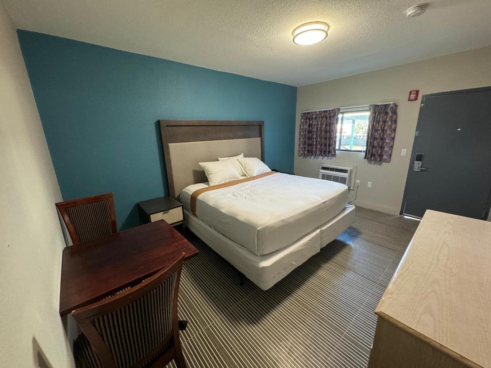 Essence Express Elizabeth Ewr Airport Hotel ภายนอก รูปภาพ